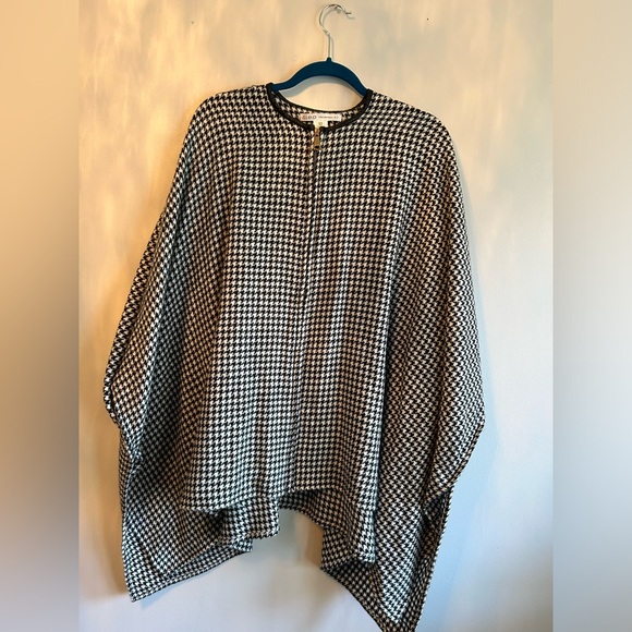 Cleo Poncho Zip Up - Picture 1 of 6